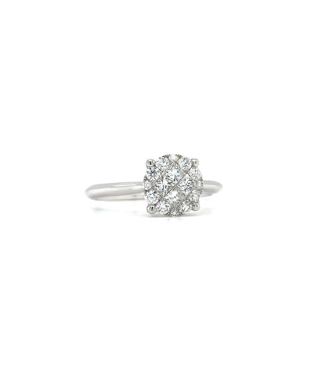 18K WHITE GOLD DIAMOND ENGAGEMENT RING