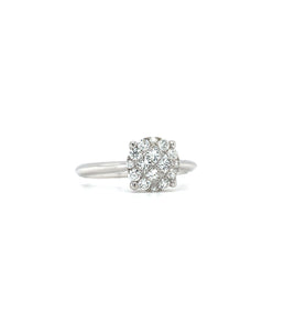 18K WHITE GOLD DIAMOND ENGAGEMENT RING