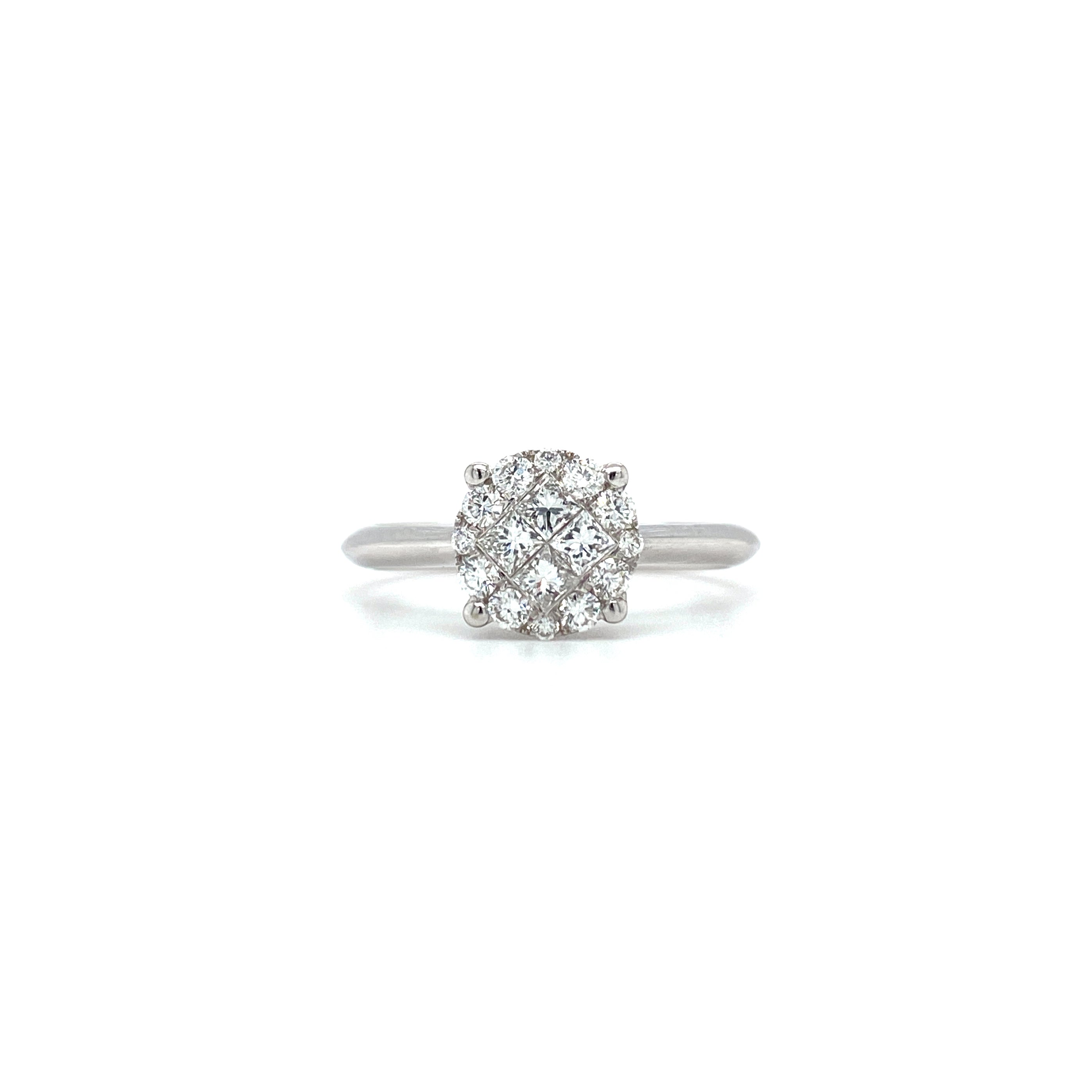 18K WHITE GOLD DIAMOND ENGAGEMENT RING