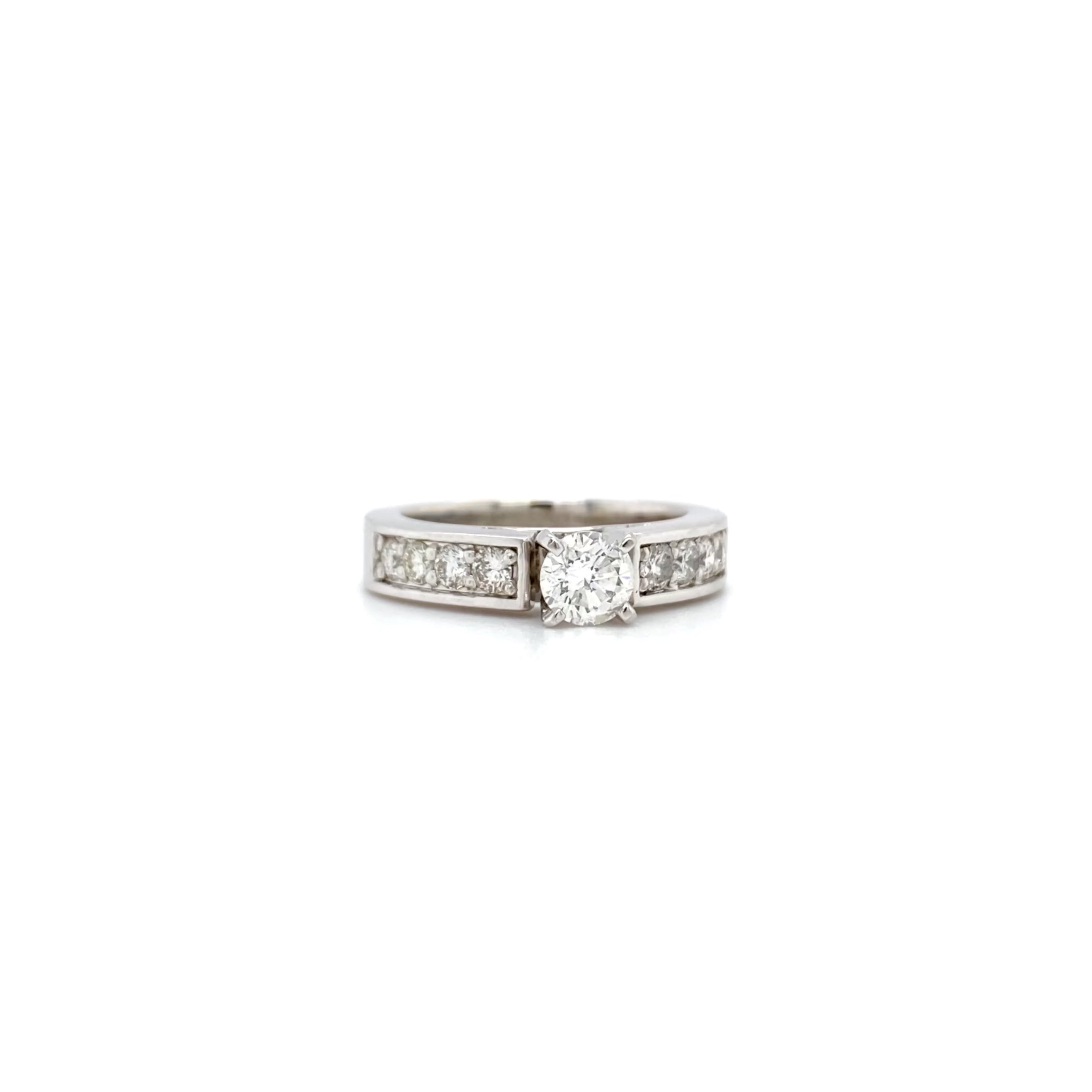 14K WHITE GOLD DIAMOND ENGAGEMENT RING