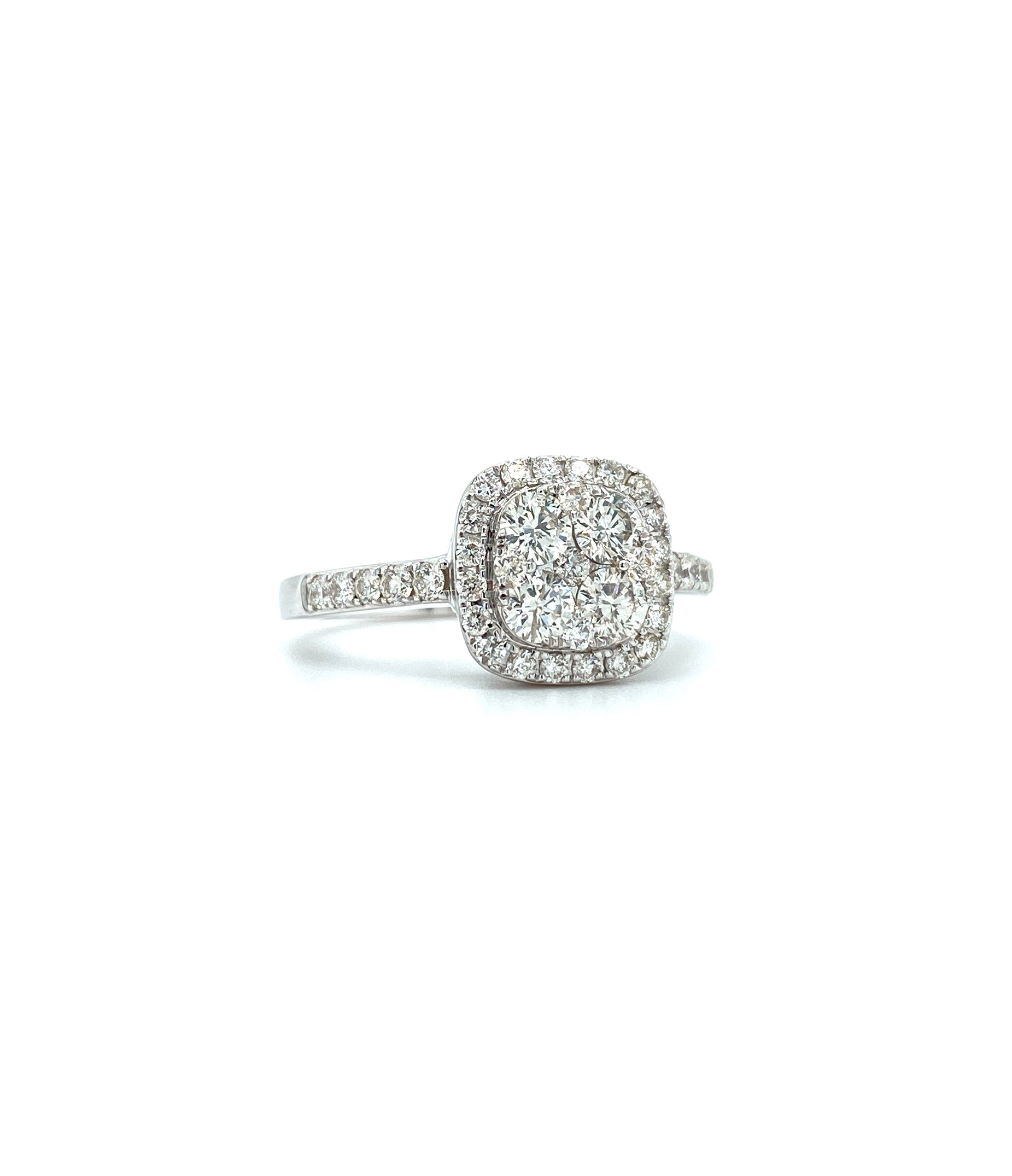 18K WHITE GOLD DIAMOND ENGAGEMENT RING