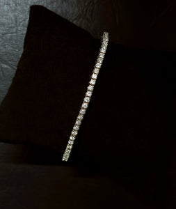 WHITE GOLD PRONG SET TENNIS BRACELET